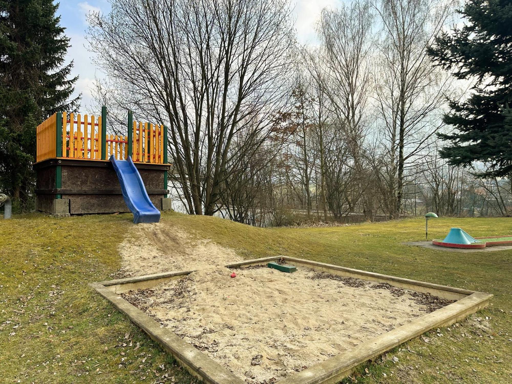 Hotel Am Laerchenberg I Fruehstueck, Wlan, Parkplatz Schirgiswalde-Kirschau Kültér fotó