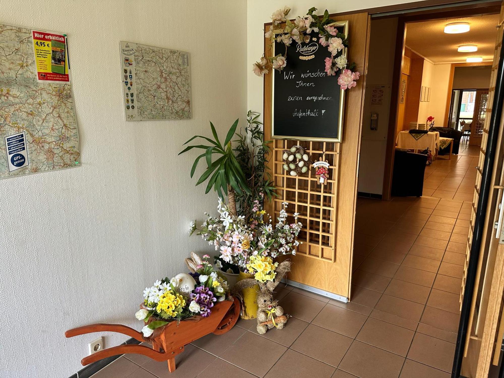 Hotel Am Laerchenberg I Fruehstueck, Wlan, Parkplatz Schirgiswalde-Kirschau Kültér fotó